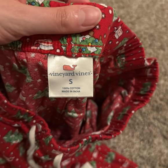 Vineyard Vines Christmas Whale Pyjamas Pants! 🐳 - Picture 3 of 3